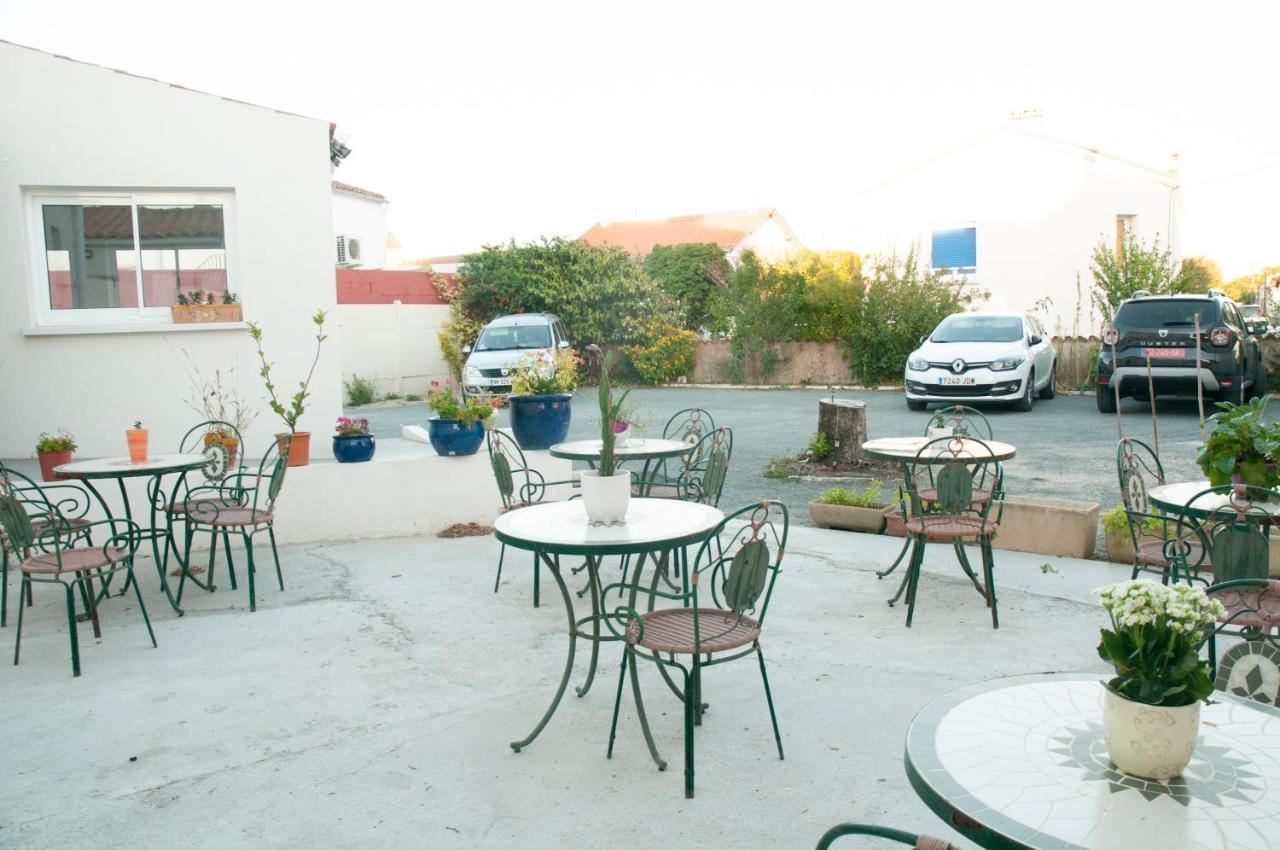 Hotel Les Rosiers La Rochelle  Exterior foto